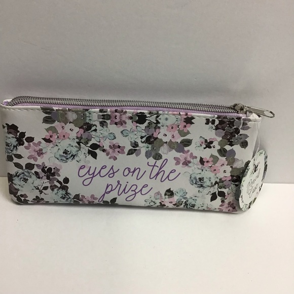 Maurices Other - Floral “Eyes on the Prize”, Makeup Bag
